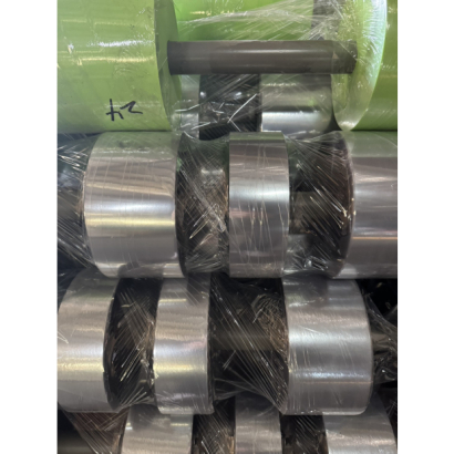 PVC塑膠布分條加工捲料展示，精密裁切與客製化加工